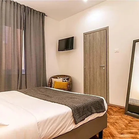 Brand New Guest With Wi-fi In The Center 2* Τεργέστη