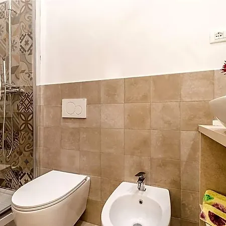 Brand New Guest With Wi-fi In The Center Trieste